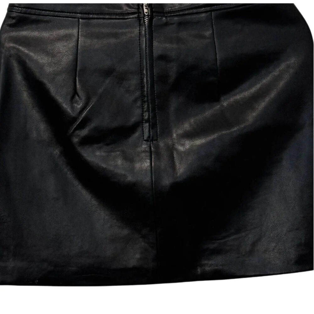 BLANK NYC Black Vegan Leather‎ Mini Skirt